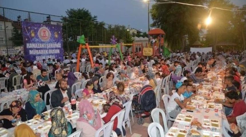 İsmetpaşa Mahallesi Sakinleri İftar Sofrasında Buluştu