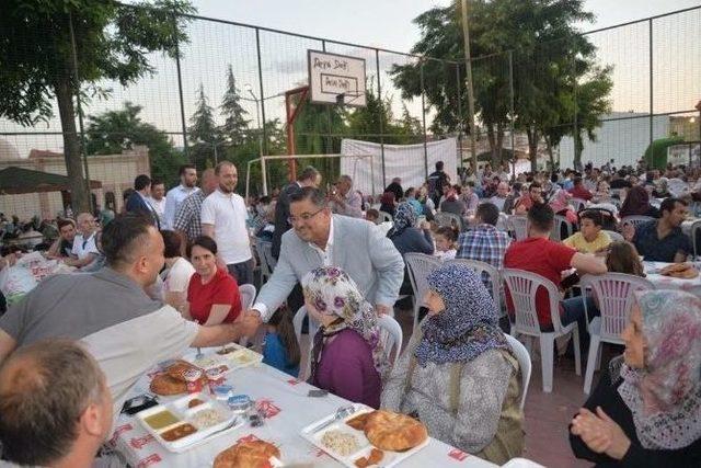 İsmetpaşa Mahallesi Sakinleri İftar Sofrasında Buluştu