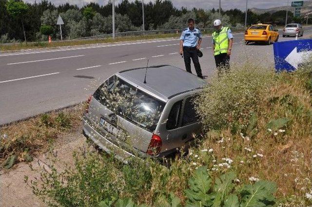 Sivas’ta Otomobil Su Kanalına Uçtu: 1 Yaralı