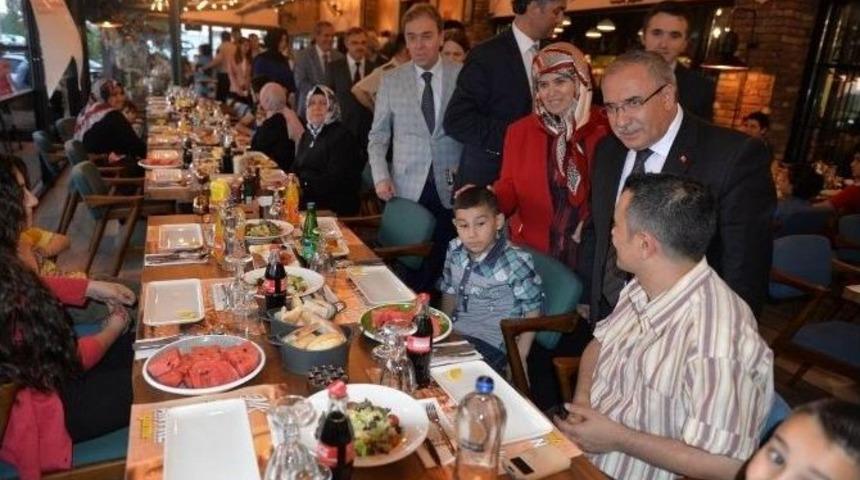 Koruyucu Aileler İftarda Buluştu