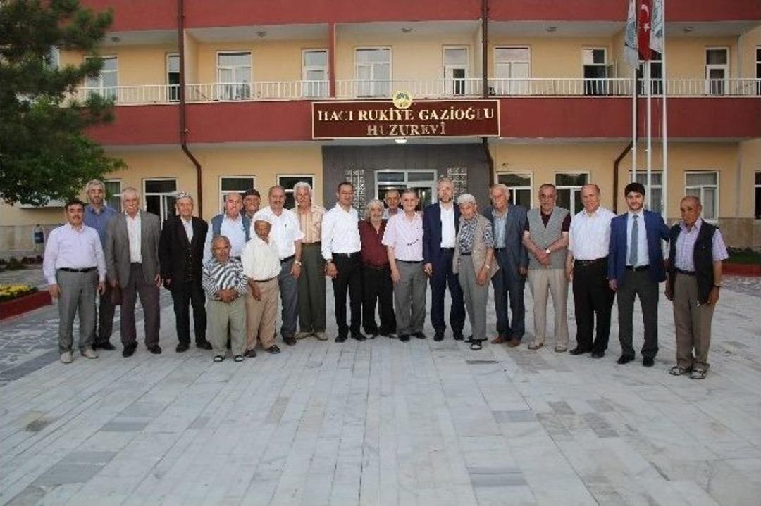 Kocasinan İl&ccedil;e M&uuml;ft&uuml;l&uuml;ğ&uuml;nden Huzurevi Sakinlerine İftar