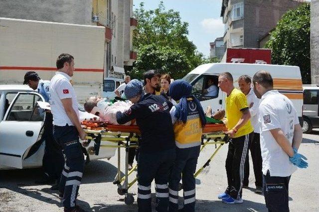 Ambulans İle Otomobil Çarpıştı: 1 Yaralı