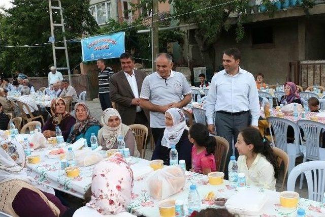 Yahyalı Belediyesi Fetullah Mahallesi’nde İftar Verdi