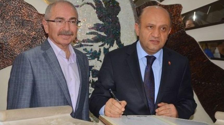 Milli Savunma Bakanı Işık Mardin&rsquo;de