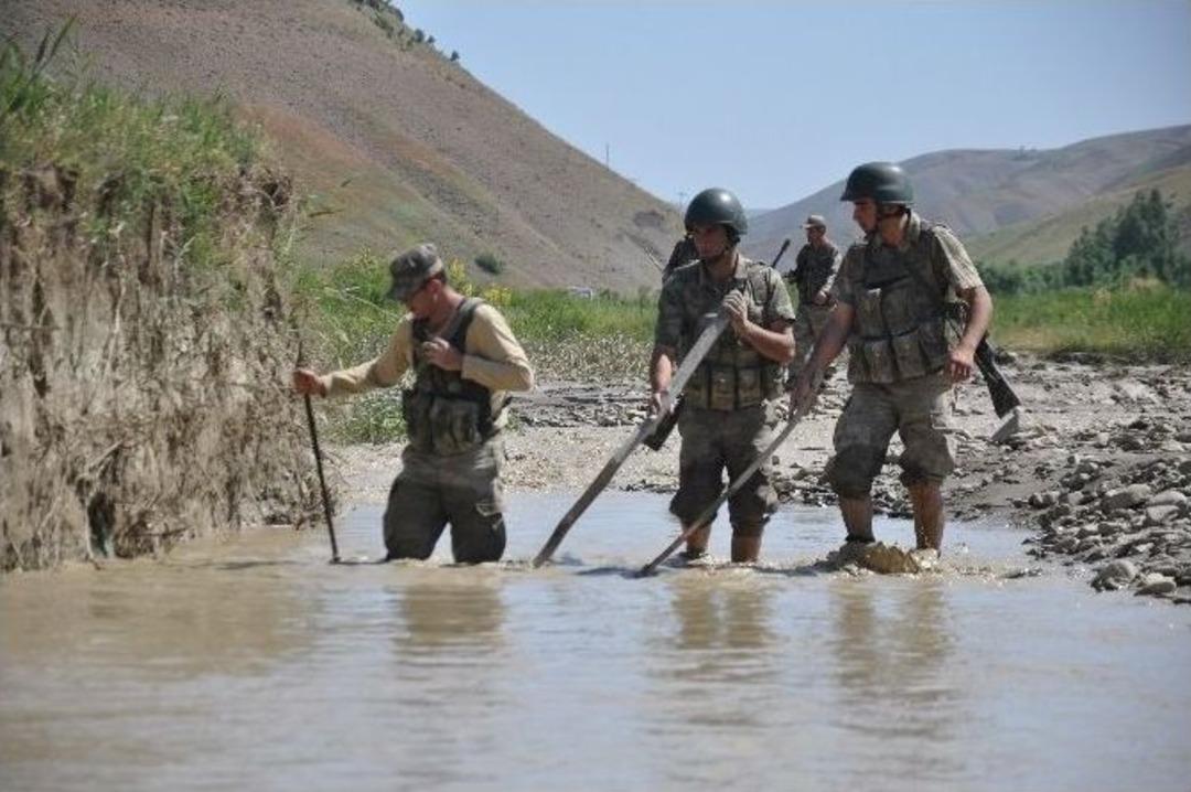 Sel Suyunda Kaybolan Yunus Bebek İ&ccedil;in Arama &Ccedil;alışmaları Devam Ediyor