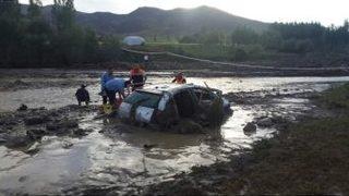 Muş’taki Sel Baskınında Ölen Çocuk Ve Annesi Toprağa Verildi