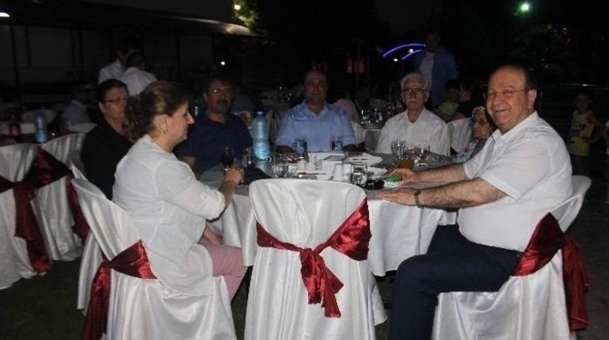 Efeler Belediye Başkanı &Ouml;zak&ccedil;an: Y&uuml;reğimiz Yanarak G&uuml;ne Başlıyoruz