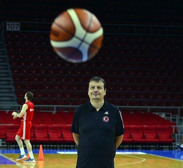 Ergin Ataman, Türk Oyuncuların Az Süre Almasını Eleştirdi