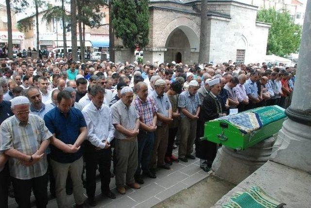 Yasemin Öğretmen Kansere Yenik Düştü