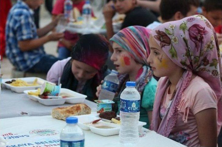 Bu İftarda Protokol Yok Herkes Çocuk G1