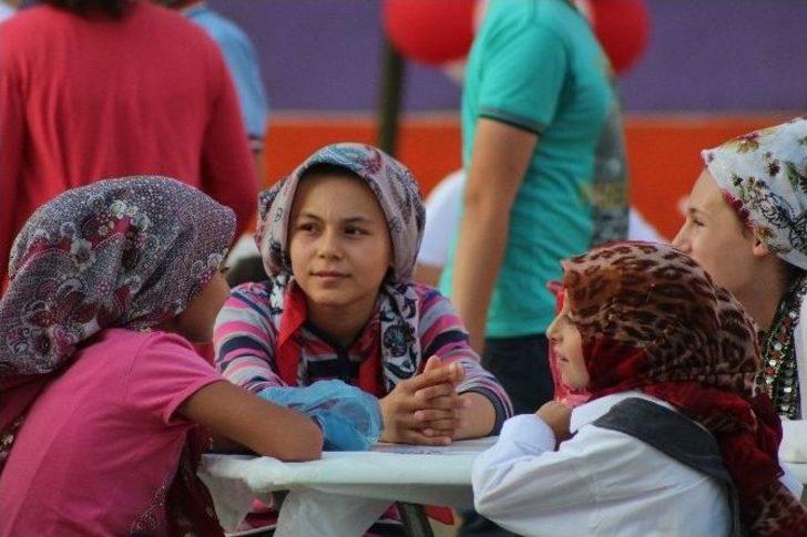 Bu İftarda Protokol Yok Herkes Çocuk G4