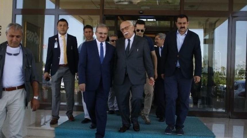 Turizm Bakanı Nabi Avcı Antalya&rsquo;da
