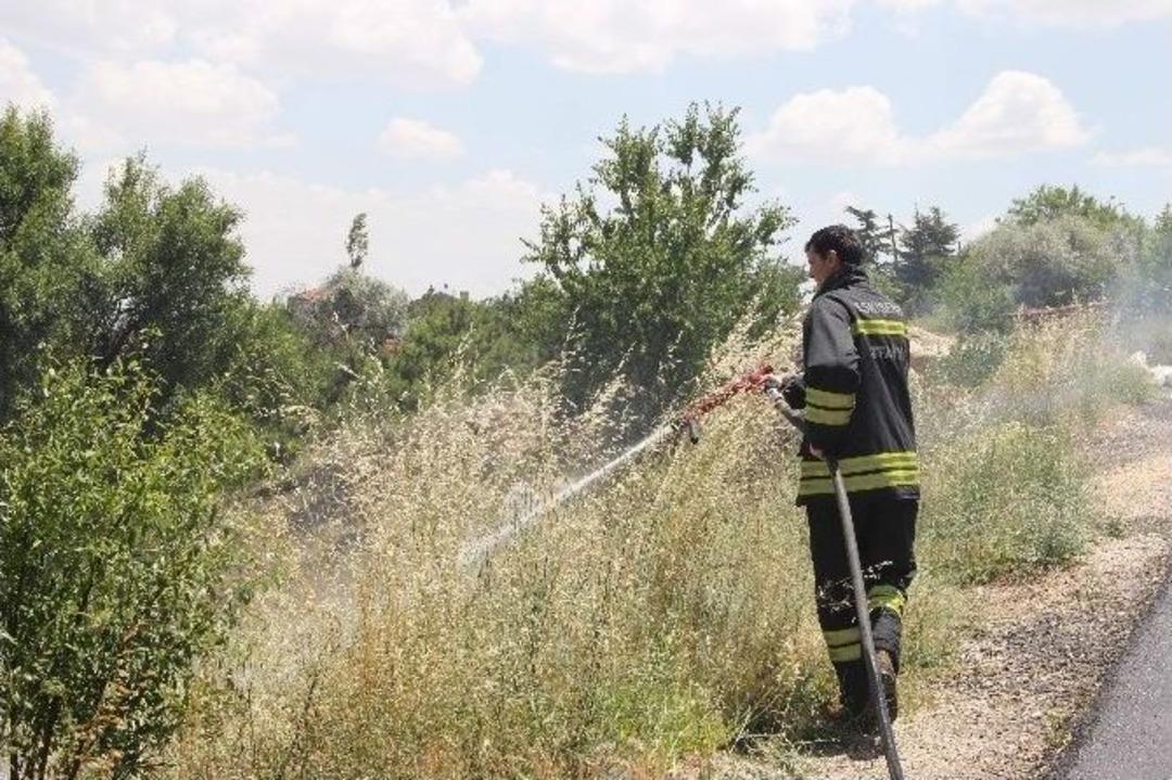 Eskişehir&rsquo;de Ot Yangınları Korkuttu