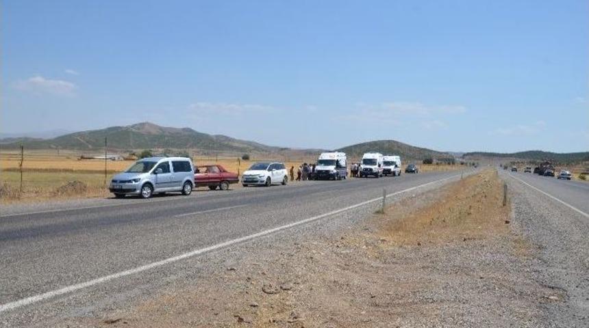 Hafif Ticari Ara&ccedil; Takla Attı: 11 Yaralı