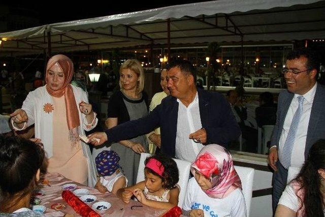 Lösemili Çocuklar İçin Bir Saatte 600 Tl Topladılar