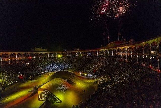 Red Bull X-fighters Tarihi Las Ventas Boğa Güreşi Arenasında Yapıldı