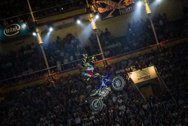 Red Bull X-fighters Tarihi Las Ventas Boğa Güreşi Arenasında Yapıldı