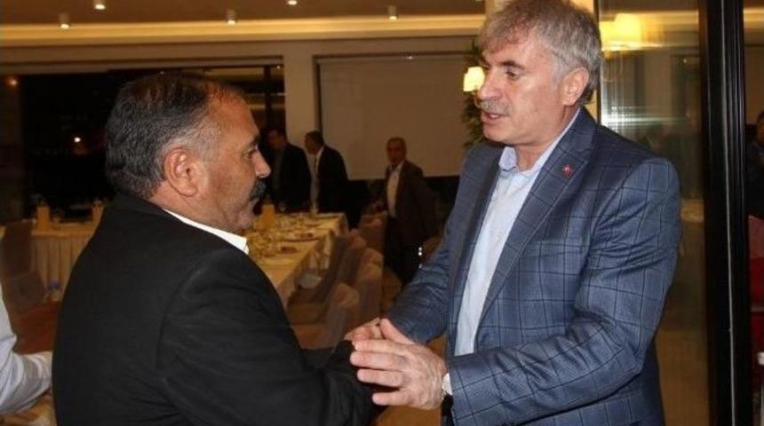 Başkan Memiş Muhtarlarla İftarda Bir Araya Geldi