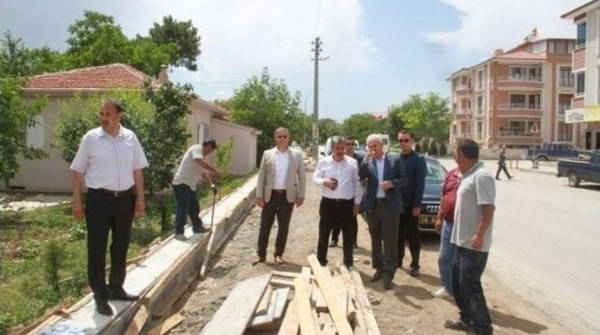 Osman Pelen Caddesinde Yol Genişletme &Ccedil;alışmaları Devam Ediyor