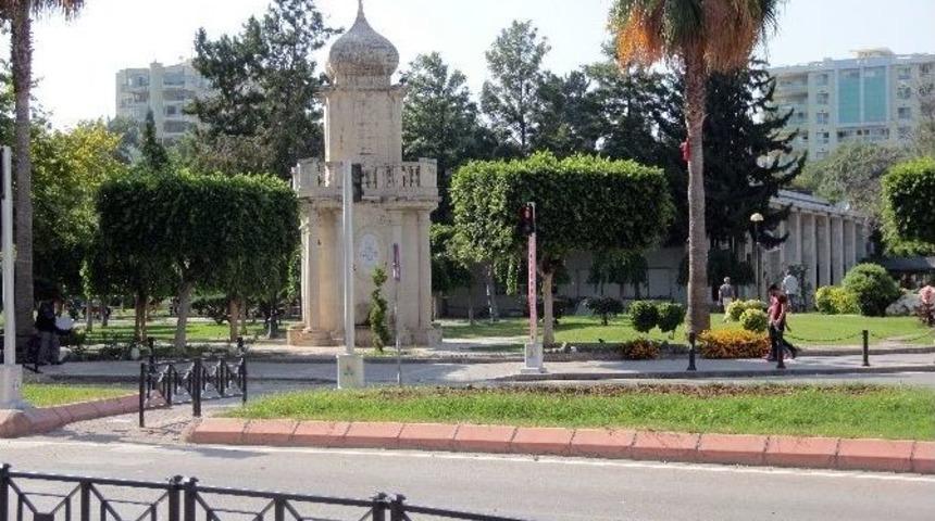 Adanalılar Kavurucu Sıcaktan Ka&ccedil;tı, Kent Bomboş Kaldı