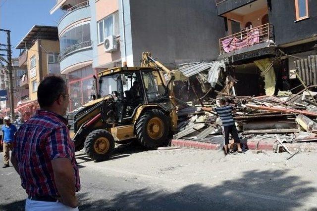 Kumbağ Mahallesi’nde Kaçak Yapılar Bir Bir Yıkılıyor