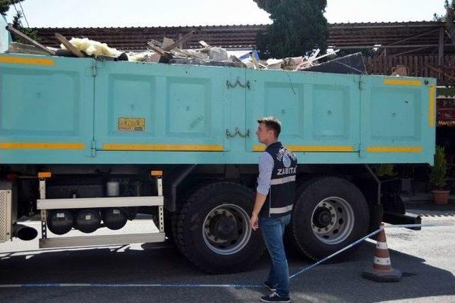 Kumbağ Mahallesi’nde Kaçak Yapılar Bir Bir Yıkılıyor