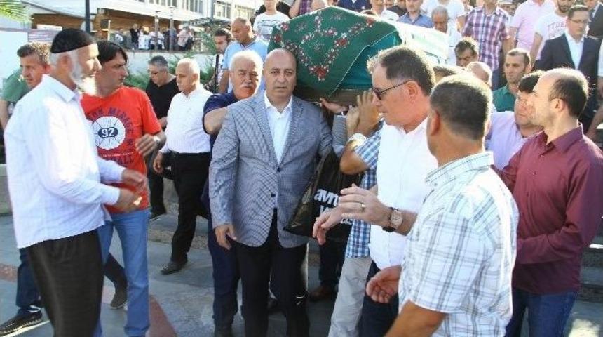 G&uuml;ven &Ouml;zyurt&rsquo;un Annesi Toprağa Verildi