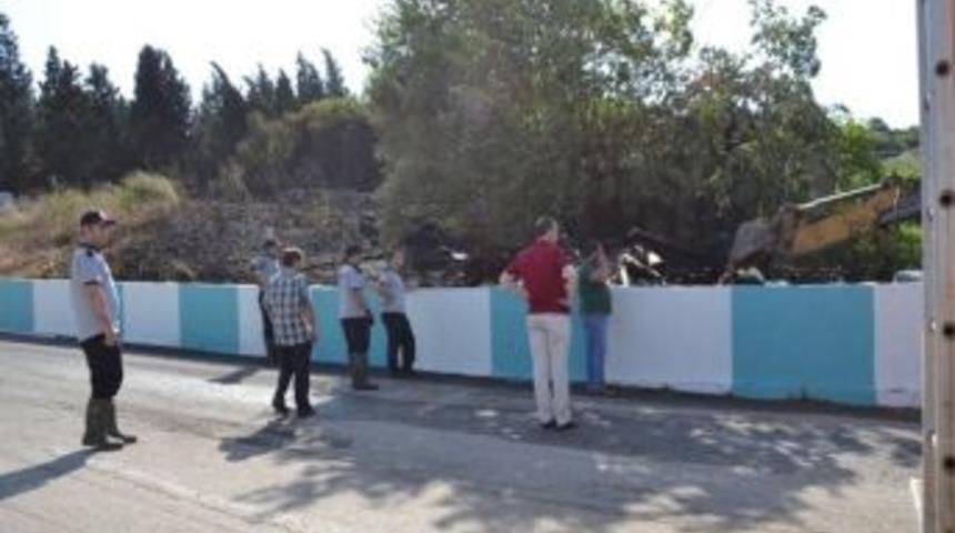 &Ccedil;i&ccedil;eklidede Mezarlığında Yangın