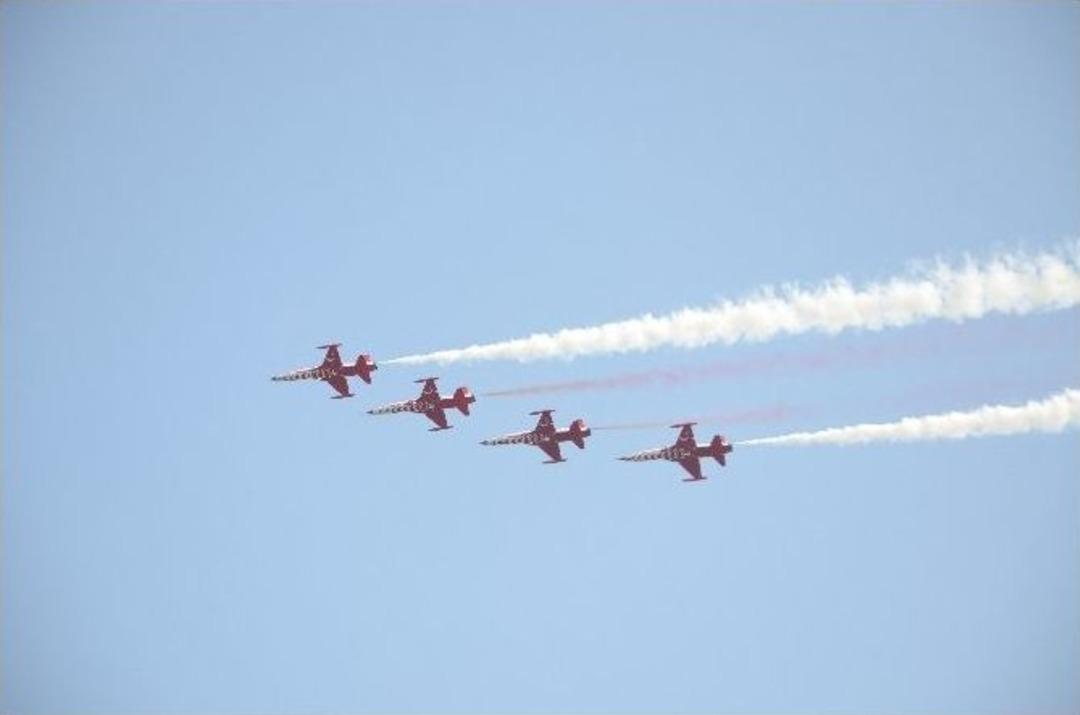 T&uuml;rk Yıldızları Nefesleri Kesti