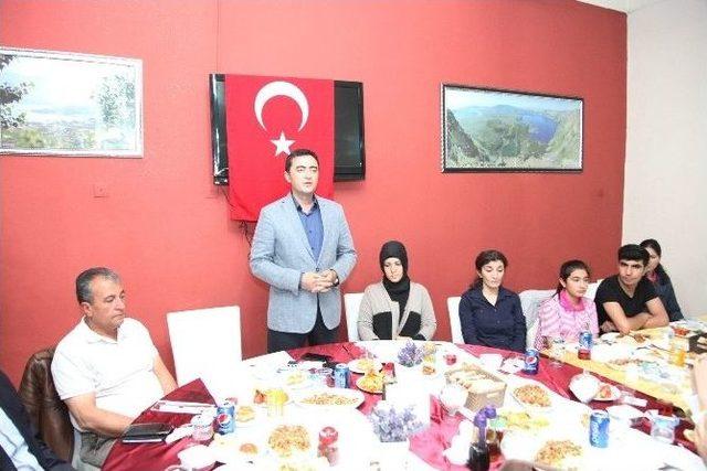 Ahlat Kaymakamlığı’ndan Şehit Aileleri Ve Gazilere İftar Yemeği