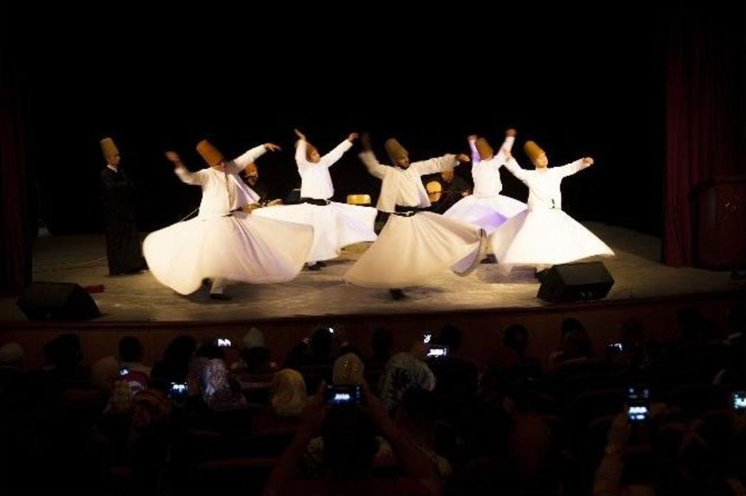 Sema G&ouml;sterisi İzleyenleri Mest Etti