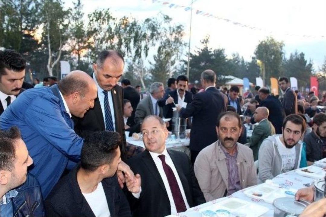 Bakan Akdağ &lsquo;ahde Vefa İftar Programı&rsquo;na Katıldı