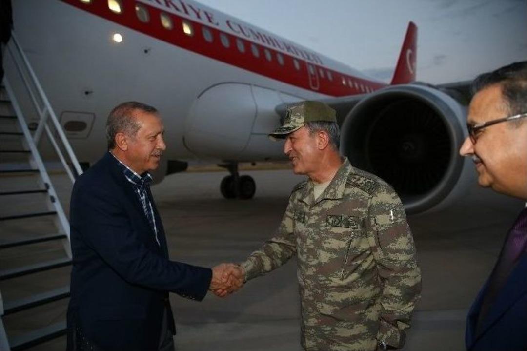 Cumhurbaşkanı Erdoğan, Silopi&rsquo;de Askerlerle İftarda Bir Araya Geldi