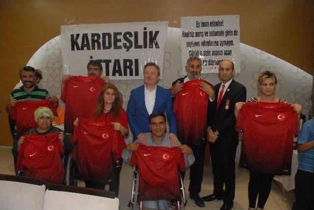 Şehit Aileleri İle Çocukları Kandırılarak Dağa Çıkarılan Aileler İftarda Buluştu