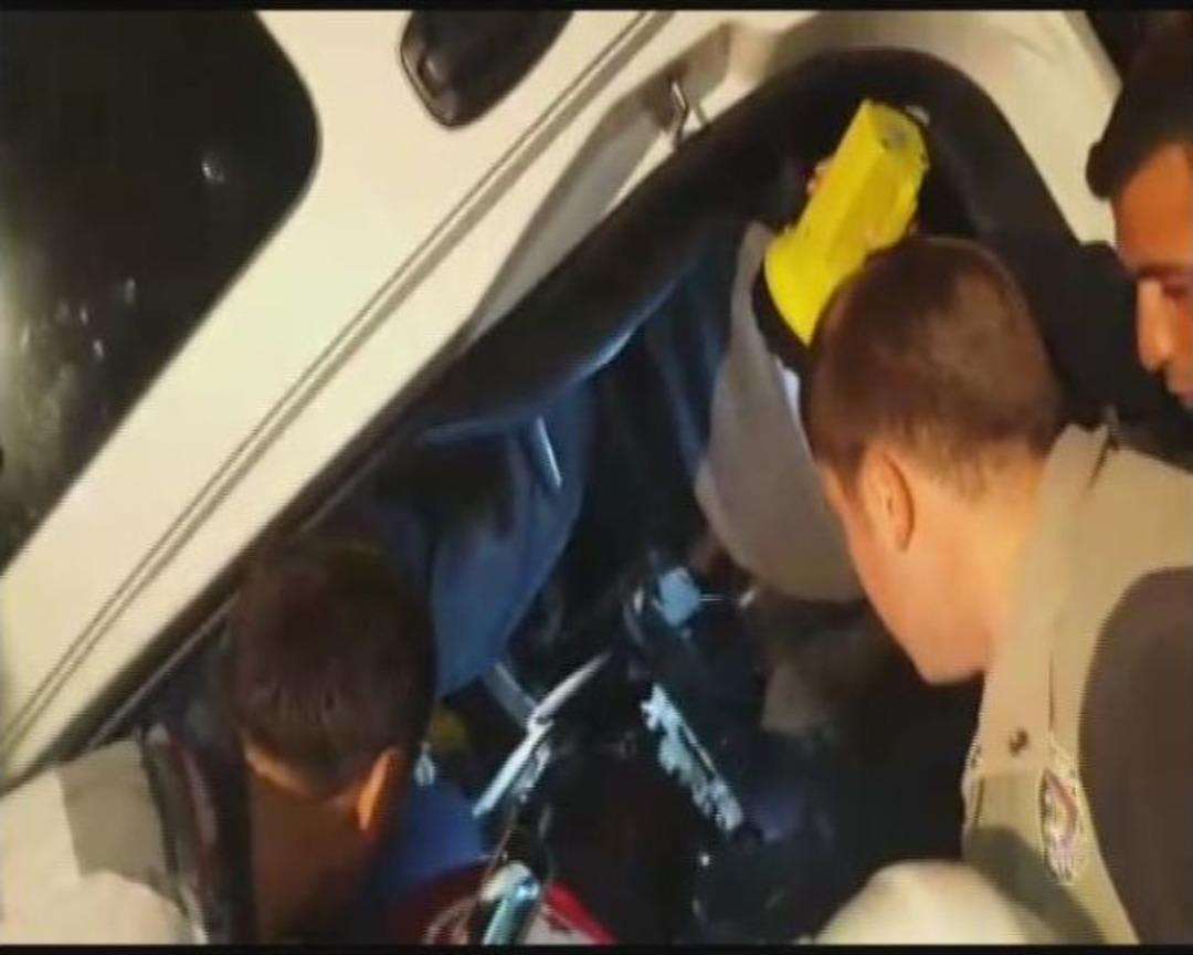 Van&rsquo;da Sıkışmalı Trafik Kazası; 1 &Ouml;l&uuml;, 3 Yarlı