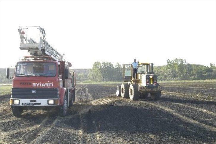 Tarla Yangını Çiftçiyi Perişan Etti G3