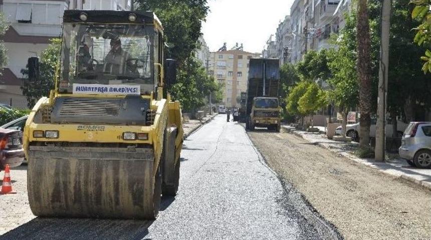 Muratpaşa Varlık Mahallesi&rsquo;nde Asfaltları Yeniledi