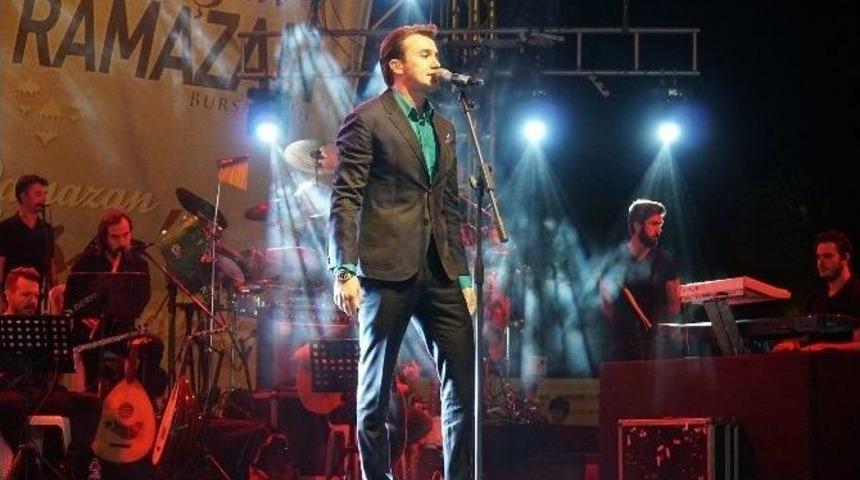 Mustafa Ceceli Hayranlarıyla Buluştu