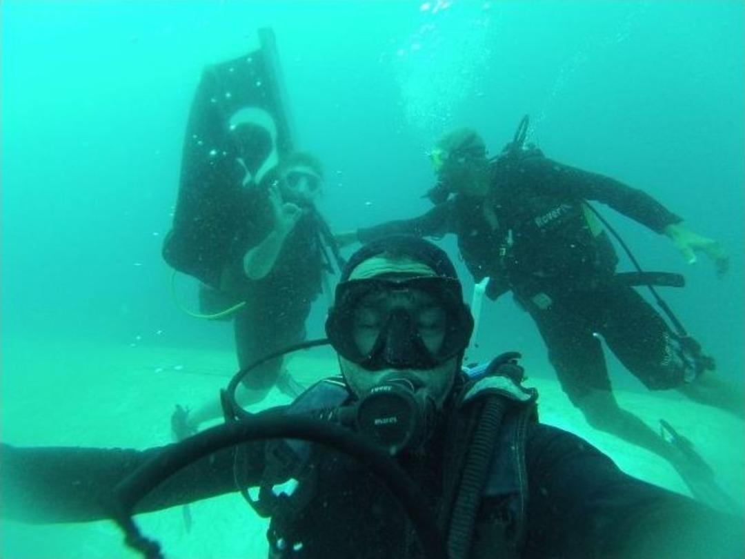 Kuşadası K&ouml;rfezi&rsquo;ndeki Dev Batık U&ccedil;ağa Turist İlgisi