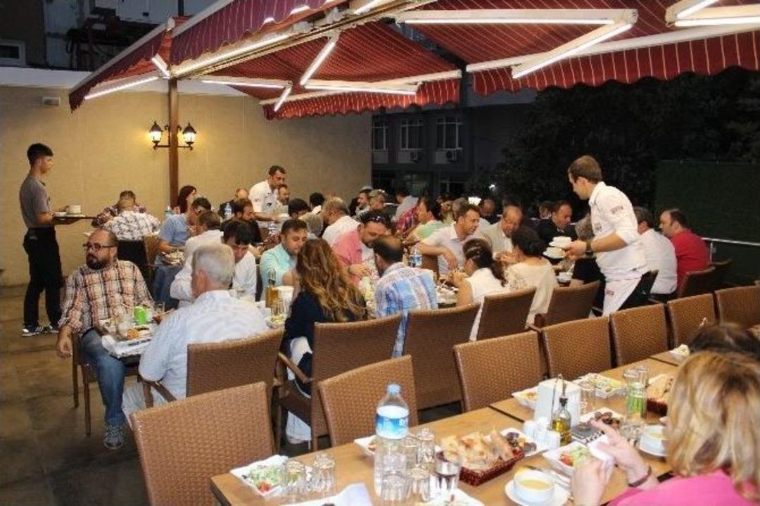 Ak Parti Tekirdağ Teşkilatı İftar Yemeğinde Basın İle Bir Araya Geldi