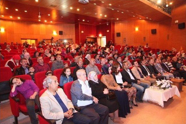 Kerk&uuml;k İlahi Grubu Ahlat&rsquo;ta Konser Verdi 1