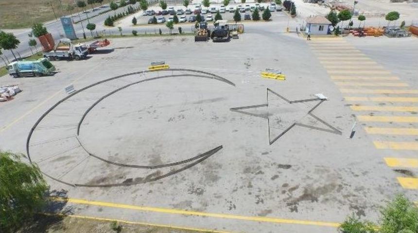 Odunpazarı Belediyesi, İ&ccedil; Anadolu&rsquo;nun En B&uuml;y&uuml;k T&uuml;rk Bayrağı&rsquo;nı Yapıyor