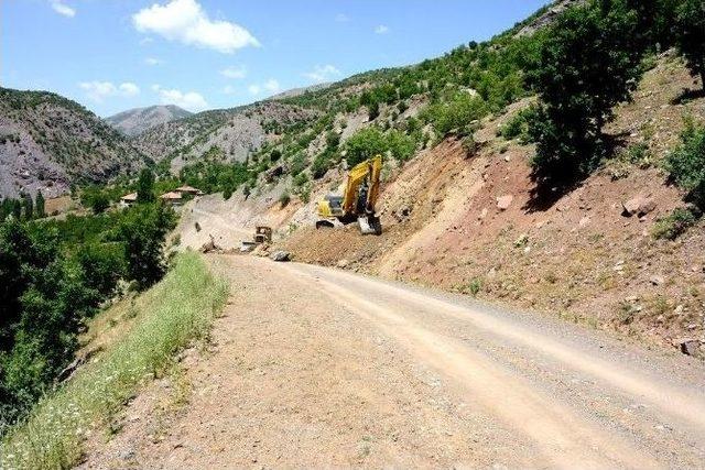 14 Mahallede Yol Çalışması Yapılıyor