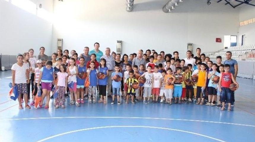 B&uuml;y&uuml;kşehir Gazipaşa&rsquo;da Basketbol Okulu A&ccedil;tı