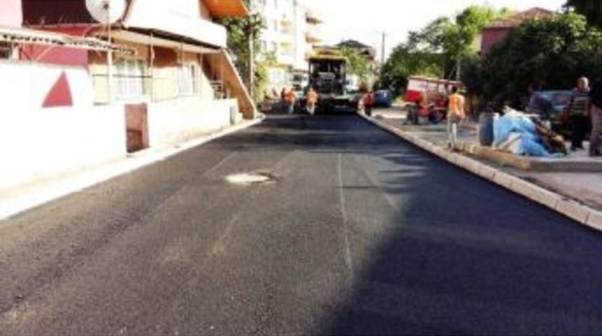 İzmit&rsquo;te Asfalt Ve Parke &Ccedil;alışmaları Devam Ediyor