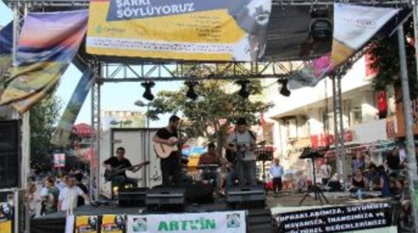 Koyuncu İ&ccedil;in &rsquo;sokağa Şarkı S&ouml;ylediler&rsquo;