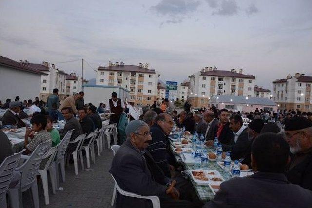 Tuşba Belediyesi’nden Mahalle İftarları