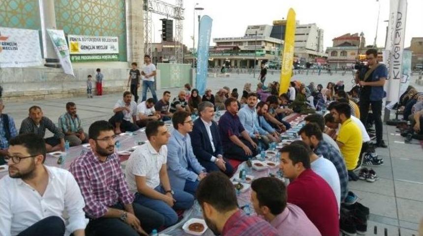 Gen&ccedil;lerin Y&uuml;reği Mazlum Milletler İ&ccedil;in &Ccedil;arptı