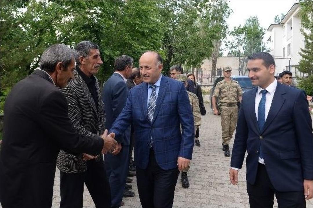 Vali Azizoğlu, İlk İl&ccedil;e Ziyaretini 26 Yıl &Ouml;nce Kaymakam Vekili Olarak Hizmet Verdiği Tekman&rsquo;a Yaptı