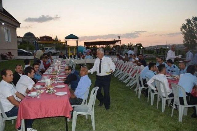 Kaymakamdan Asker Ve Polise İftar Yemeği